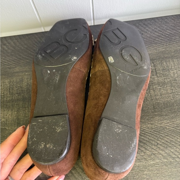 BCBGeneration Brown Flats with Bow Accent - Picture 4 of 4